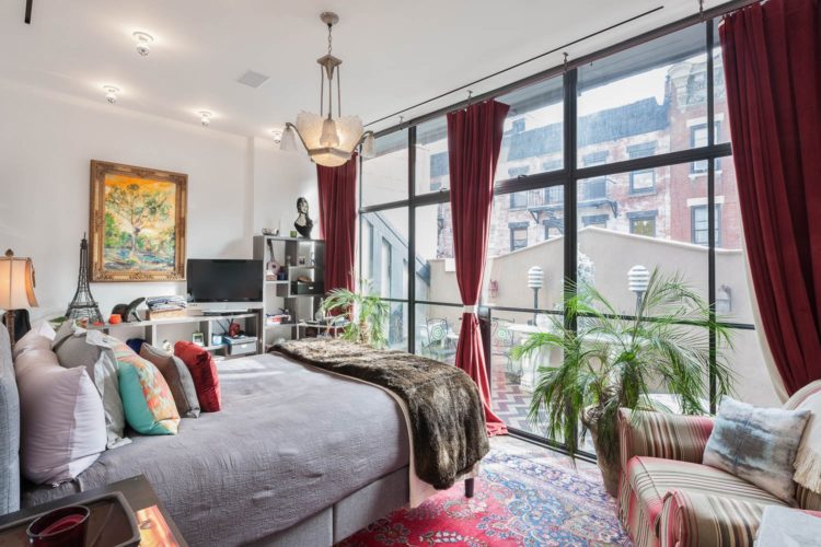 Photos of Taylor Swift's $40,000 a month New York City apartment