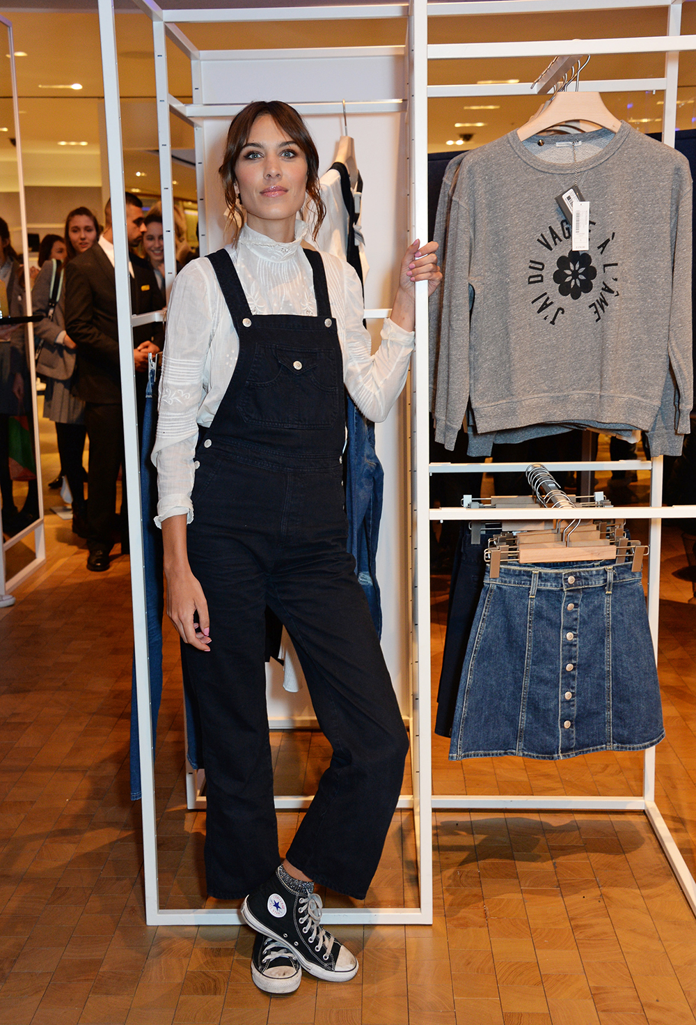 We are definitely crushing on Alexa Chung's dungaree-blouse combo. Photo / Getty Images