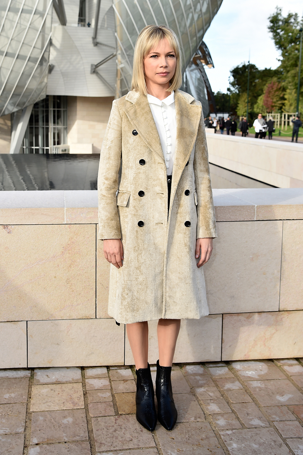 Michelle Williams arrives for the Louis Vuitton show.