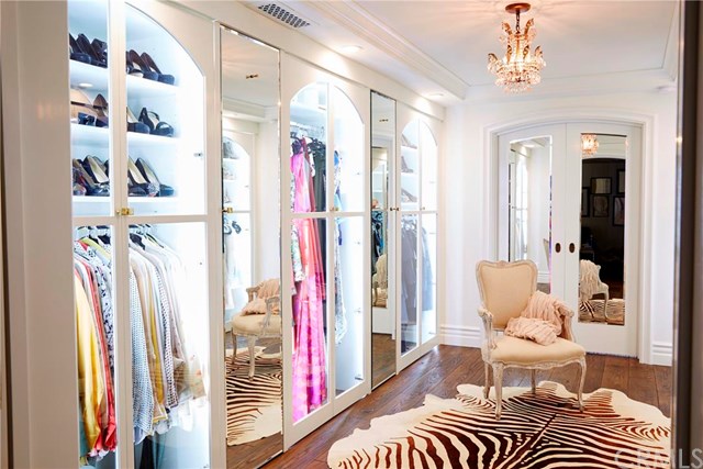 It wouldn't be Lauren Conrad's apartment without a huge walk-in closet to house her enviable clothing and accessory collection.
