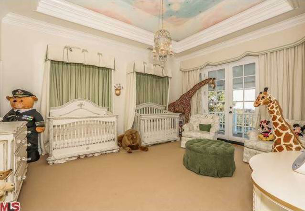 Mariah Carey – Monroe and Moroccan Scott: Forgoing a pink and blue colour scheme, Mariah classically decorated her nursery predominantly in green. Though she couldn’t stop herself from throwing in a butterfly here and there.