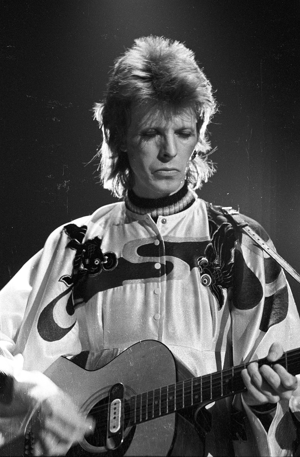 Performing in Los Angeles as Ziggy Stardust.