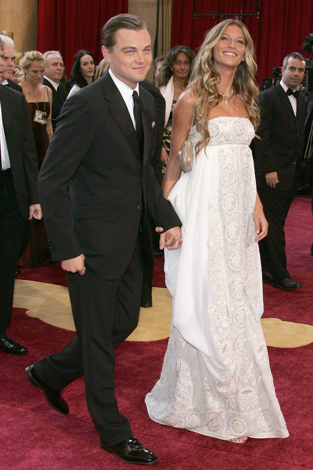 Gisele Bündchen, in Christian Dior, with Leonardo Di Caprio, at the 2005 Academy Awards.