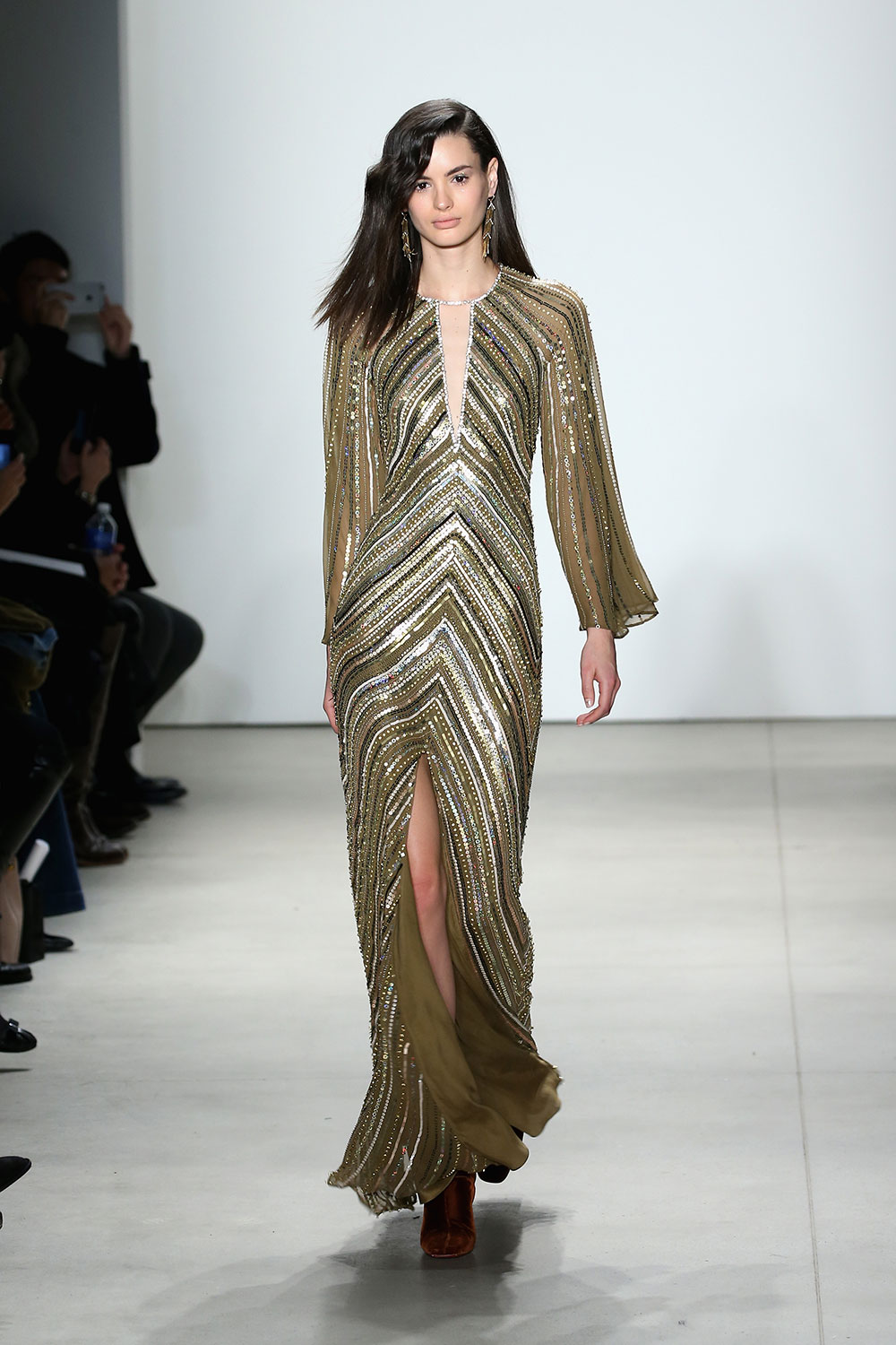 Jenny Packham SS16 gold long-sleeved gown