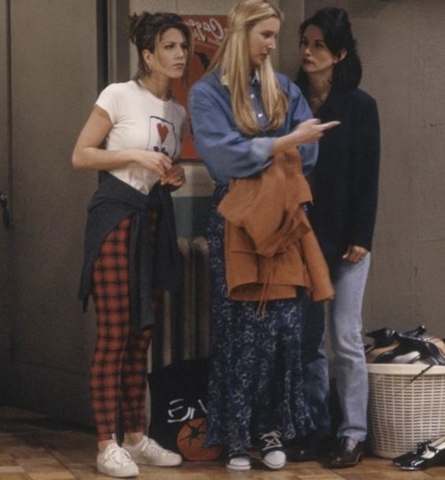 Jennifer Aniston S Iconic 90s Style From Friends As Rachel Miss Fq