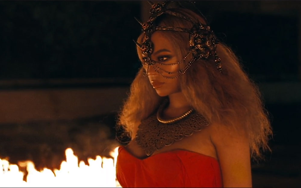 Beyonce wears headpiece by House of Malakai