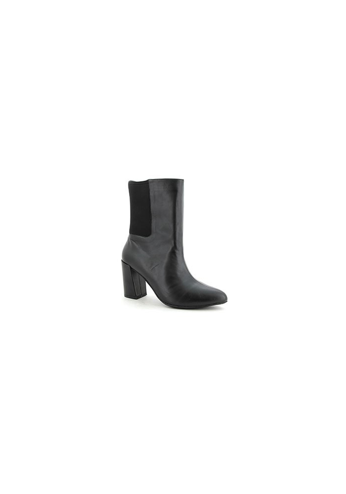 Othello Boot, $299, from Ziera