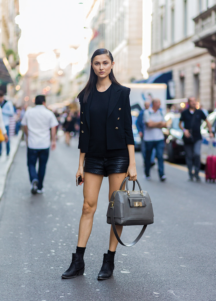 Kiwi model Ella Verberne (you might remember her from the FQ and Miss FQ shows at NZFW!) wears a black blazer during Milan Fashion Week Spring Summer 2017 on September 24, 2016.