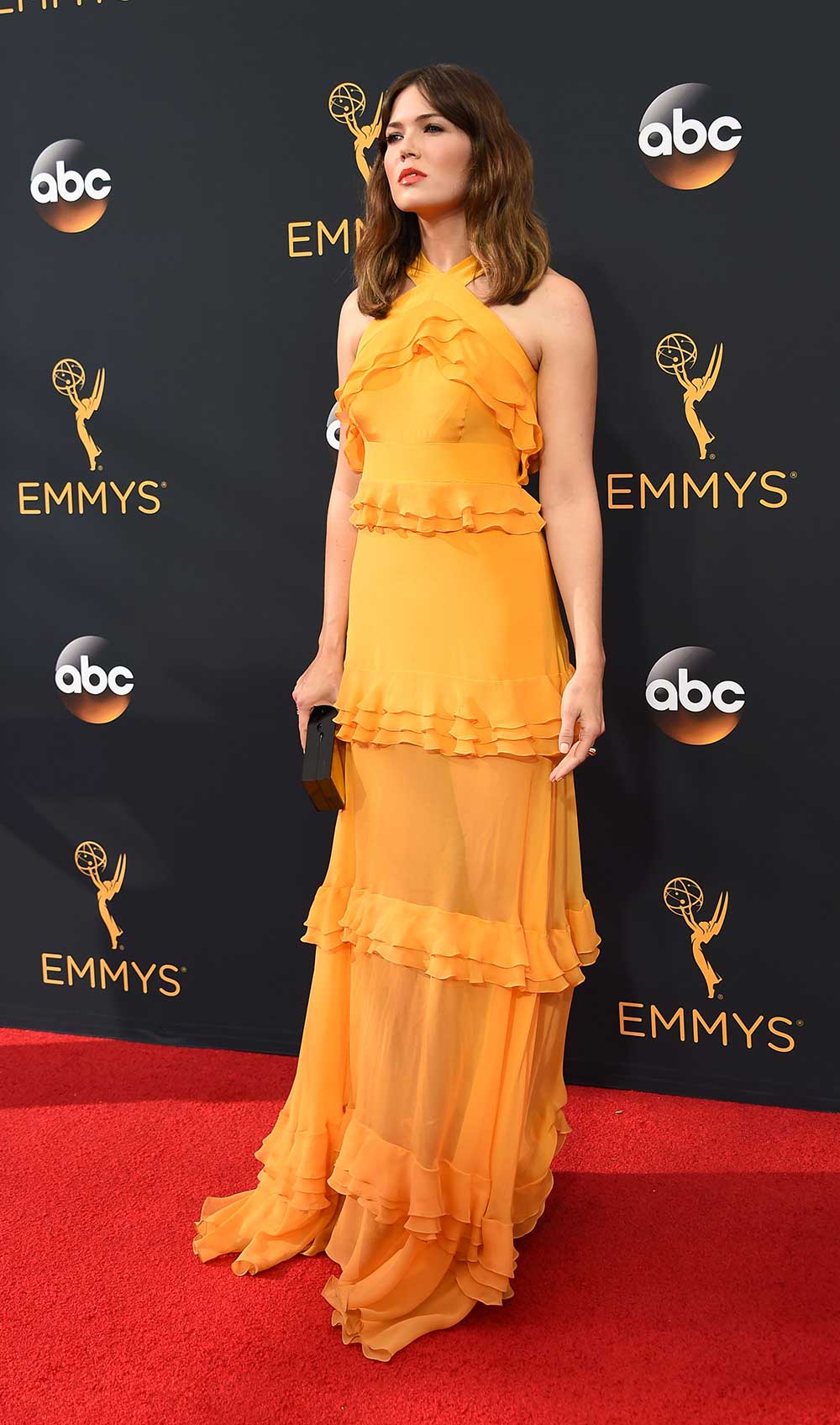 Mandy-Moore-arrives-for-the-68th-Emmy-Awards-on-September-18-2016