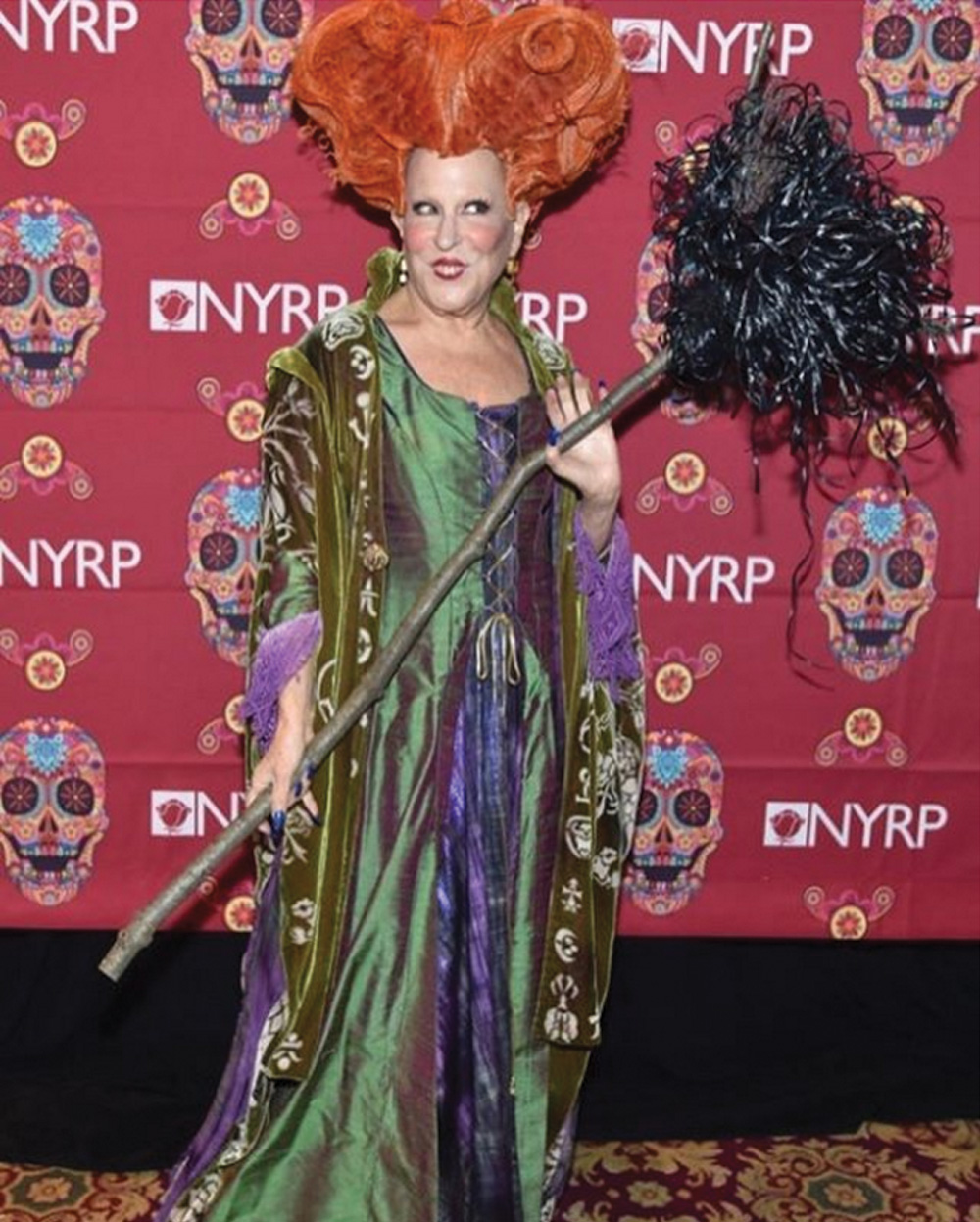 @bettemidler recreated her Winifred Sanderson character from Hocus Pocus.