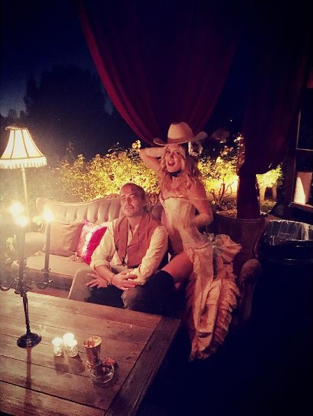 For her second costume of the holiday, @katehudson dressed as a saloon girl, at her own Halloween party.