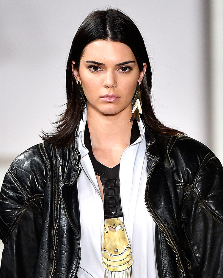 Kendall Jenner gets a totally cool new lip tattoo - Fashion Quarterly