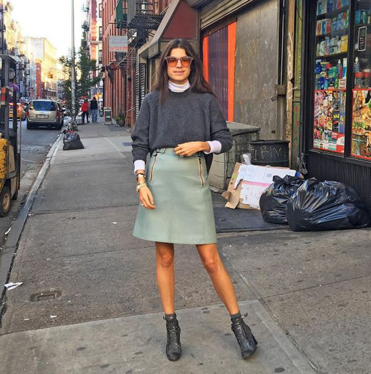Leandra Medine shows us why she is the queen of the mini skirt.