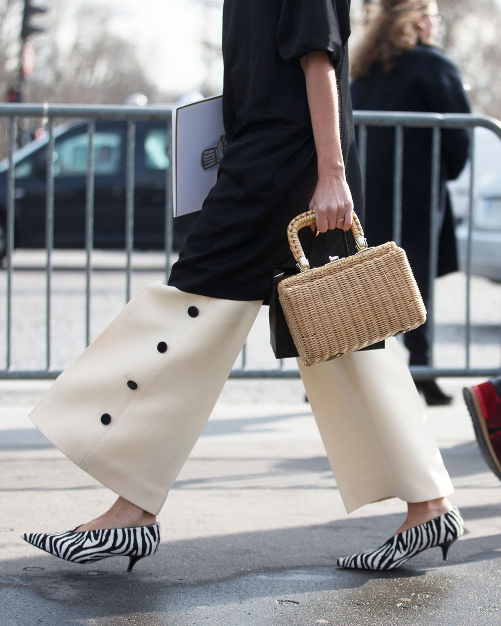 kitten heels street style fashion trends