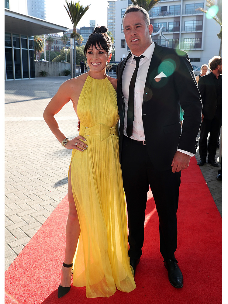 Also a winner at the Halberg Awards in Auckland, paralympic swimmer Sophie Pascoe stood out in a canary yellow gown with an Angelina Jolie-inspired leg slit and cinched-in waist.