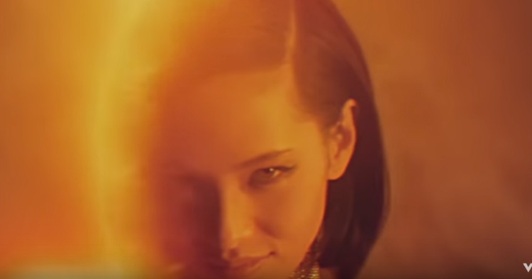 Bella-Hadid-The-Weeknd-Music-video