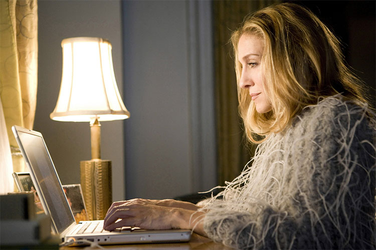 Carrie Bradshaw at laptop