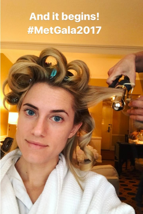 Allison Williams snaps herself makeup-free and getting her hair set.