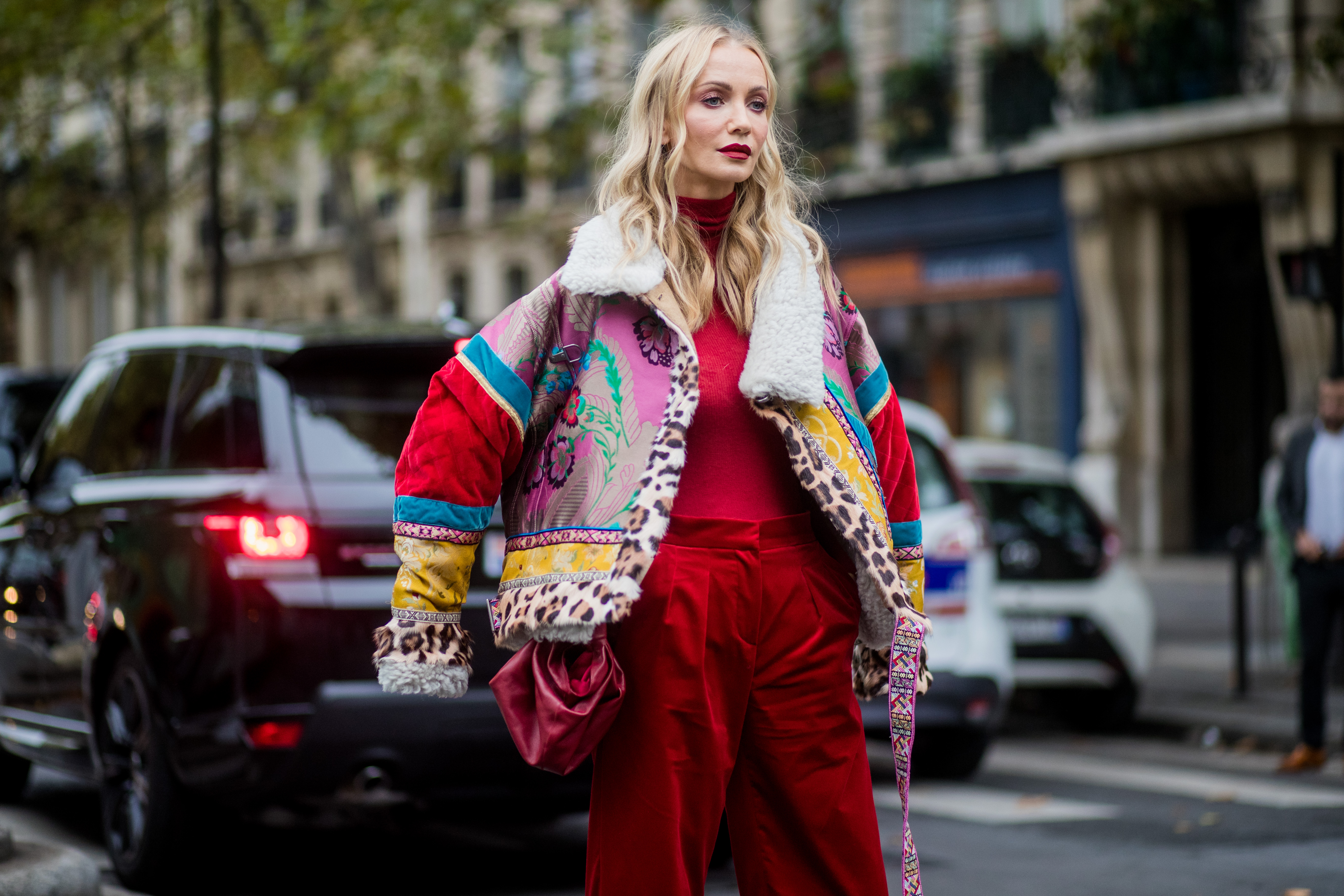 PARIS, FRANCE - OCTOBER 01: A guest seen outside Valentino during Paris Fashion Week Spring/Summer 2018 on October 1, 2017 in Paris, France. (Photo by Christian Vierig/Getty Images)