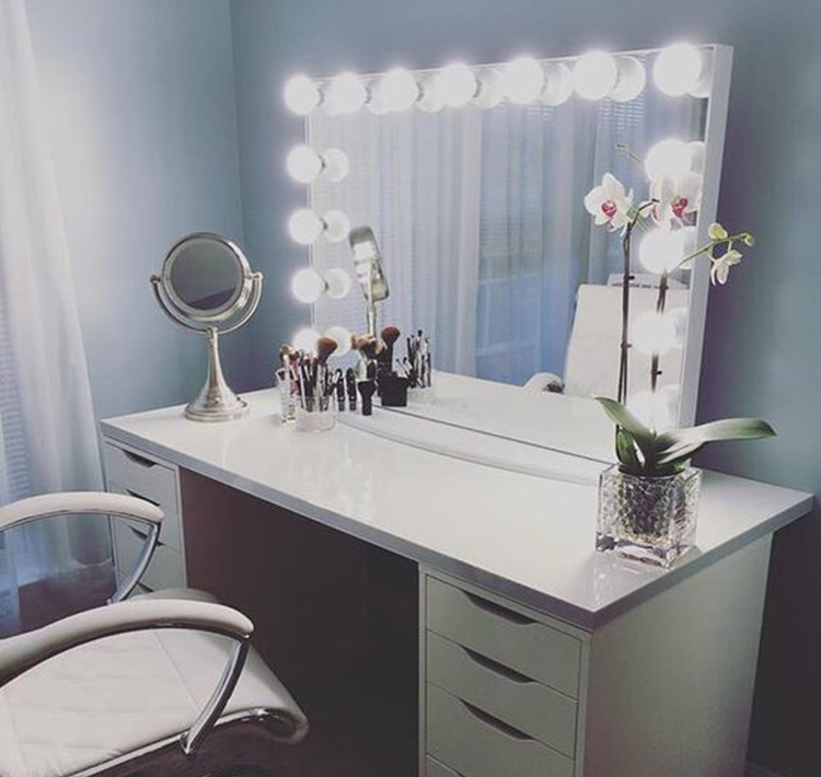 The vanity Need we say more? This one is for all the makeup lovers out there.