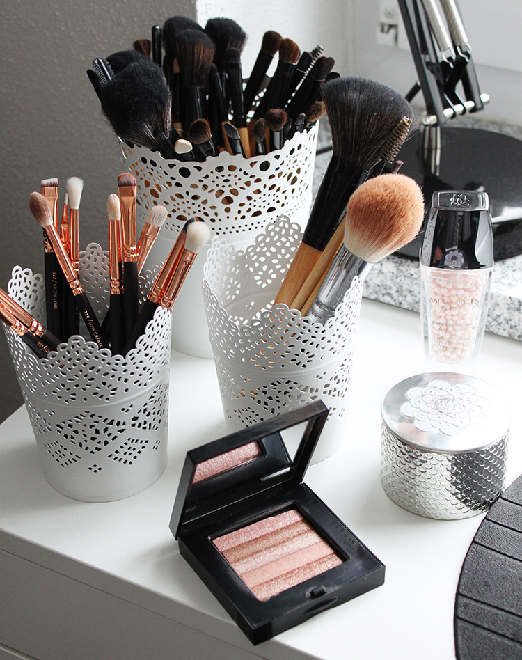 Pencil holders If empty candles isn't your jam or simply seems like too much work, cute pencil holders also make excellent makeup organisers.