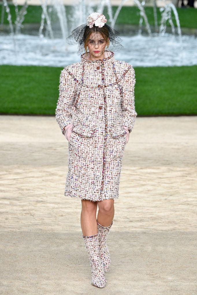 PARIS, FRANCE - JANUARY 23: Sijia Kang walks the runway during the Chanel Spring Summer 2018 show as part of Paris Fashion Week on January 23, 2018 in Paris, France. (Photo by Peter White/Getty Images)