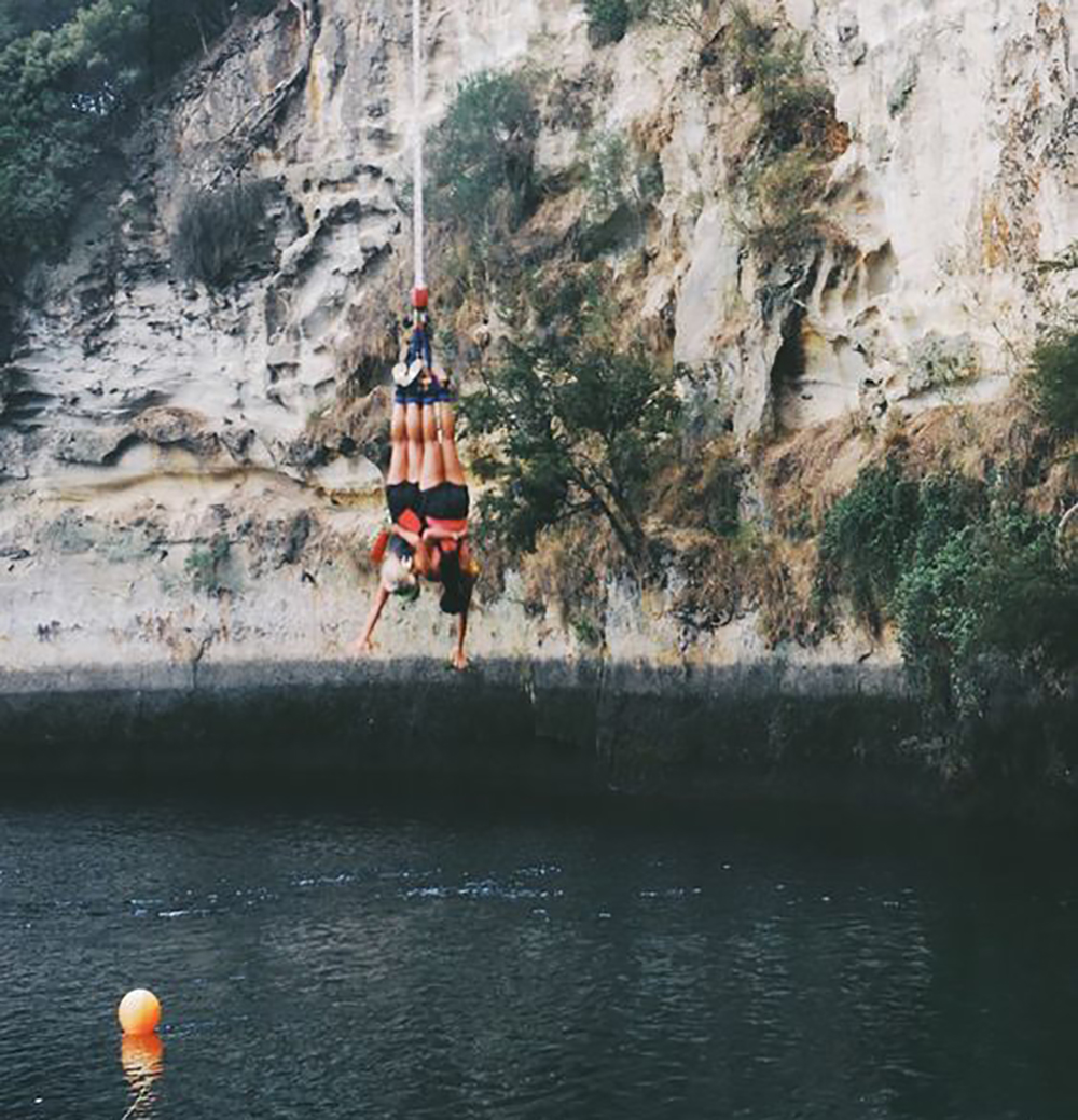 unexpected-and-memorable-Valentine's-Day-activities-tandem-bungy