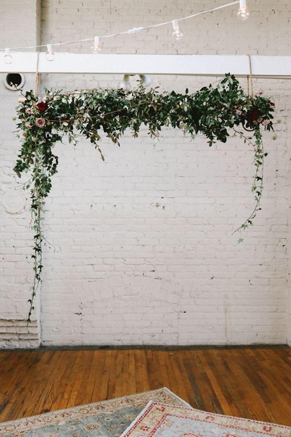 wedding-trends-2018-hanging-floral-arrangements