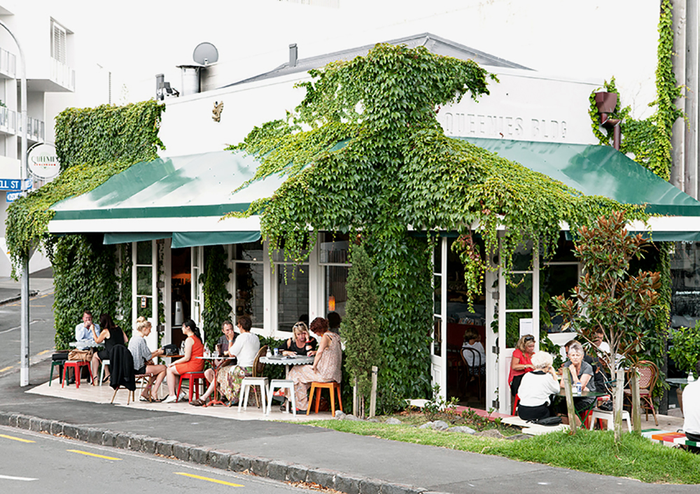 here's-where-to-get-the-best-brunch-in-Auckland-egg-edition-queenies