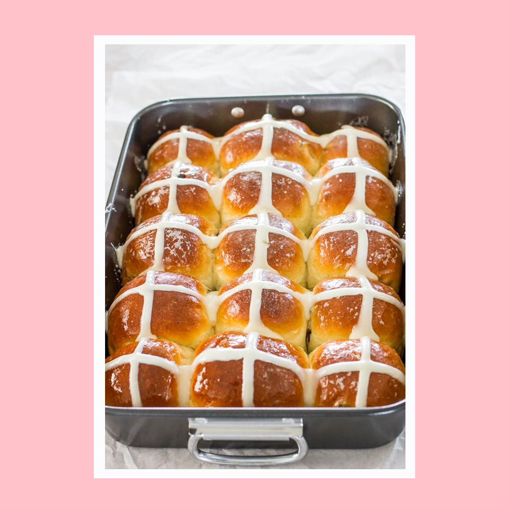 buns-with-cream-cheese-icing-easter-edit_1000x1000