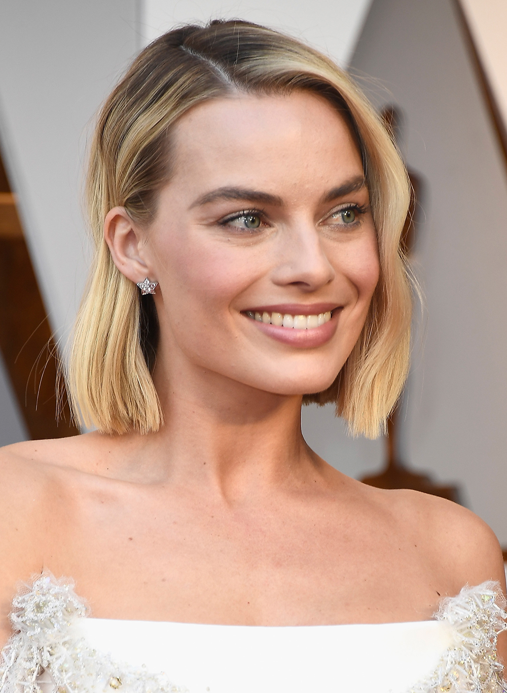 the-hottest-beauty-looks-90th-academy-awards-2