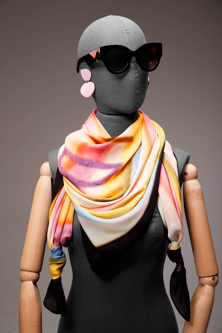 5-ways-scarf-styling-image-3