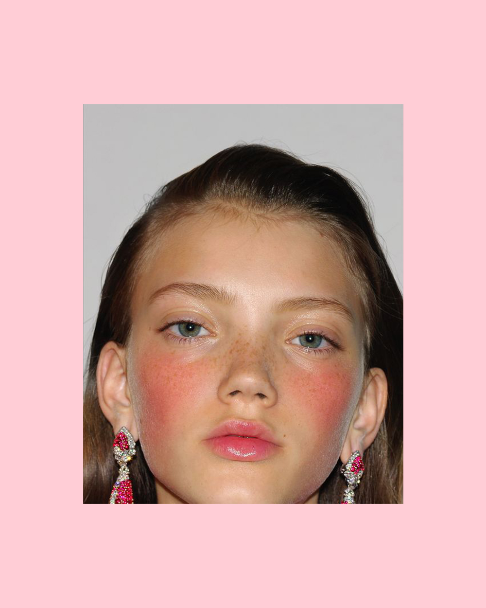 MFQ: Beauty looks for a night outThe bigger the blush, the better. Faces have a youthful softness, with blusher applied to the middle of the cheeks and diffused outwards for a fresh glow. 
