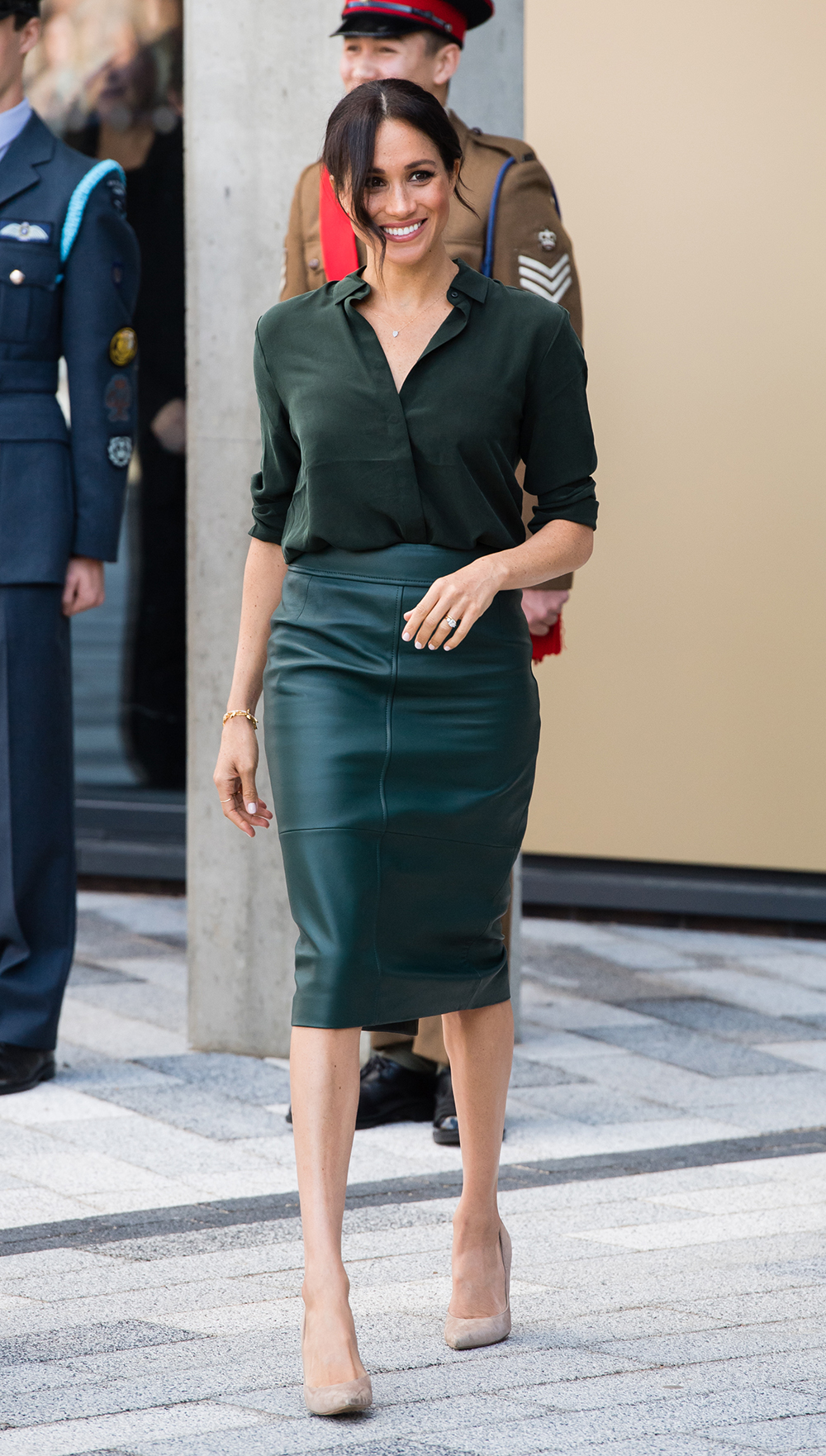BOGNOR REGIS, UNITED KINGDOM - OCTOBER 03: Meghan, Duchess of Sussex visits University of Chichester's Engineering and Digital Technology Park during an official visit to Sussex on October 3, 2018 in Bognor Regis, United Kingdom. The Duke and Duchess married on May 19th 2018 in Windsor and were conferred The Duke & Duchess of Sussex by The Queen. The Duke and Duchess married on May 19th 2018 in Windsor and were conferred The Duke & Duchess of Sussex by The Queen. (Photo by Samir Hussein/Samir Hussein/WireImage)