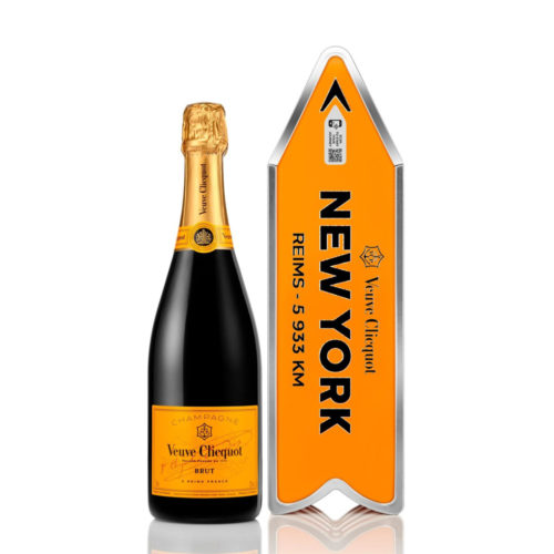 200+ Christmas gift ideas for every person on your list 2018 | Veuve Clicquot Arrow Tin, $94.99, available exclusively from Glengarry Victoria Park and glengarrywines.co.nz