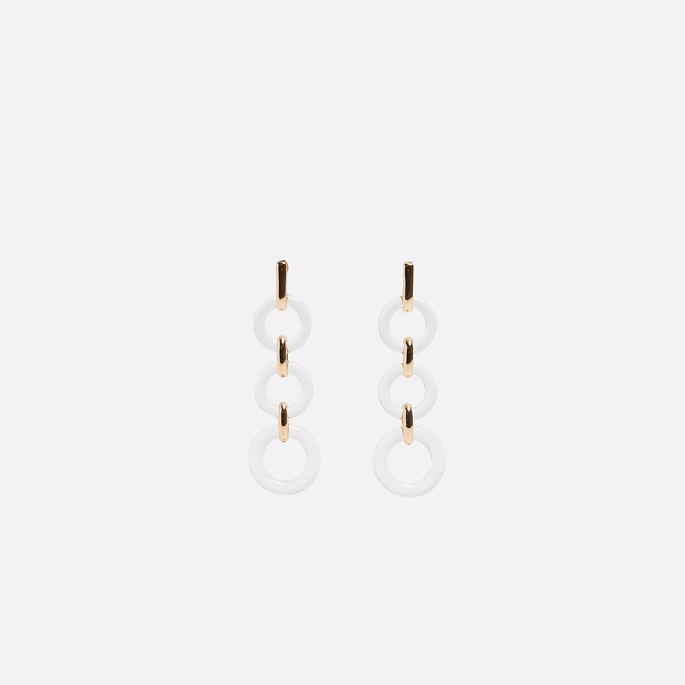 Contrast earring, $30 from Zara | This is what you should be wearing on your next date according to your star sign