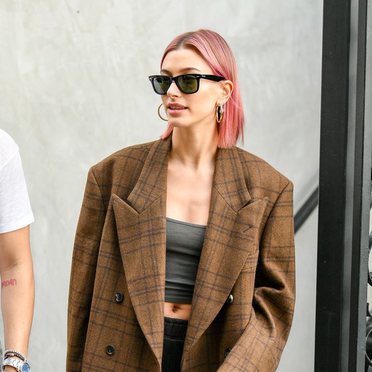 January 2019: Almost a year on from the picture prior, and Hailey is seen sporting the same style while out in LA, only this time in a bubblegum pink hue. Perfect for: Changing it up, starting conversations and feeling #liberated.