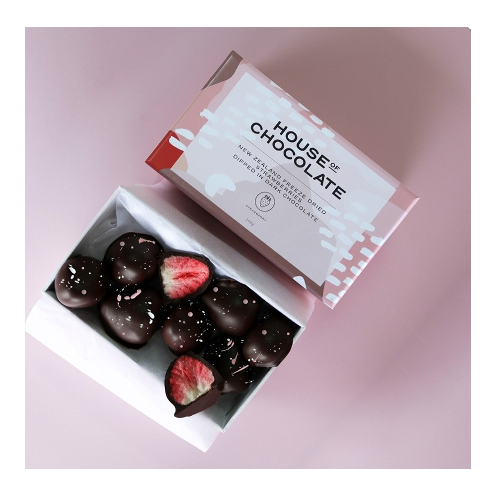 The ultimate Valentine’s Day gift edit you can not-so-subtly hint to your partner* | Freeze Dried Chocolate Strawberries Duo 200G, $40 from House of Chocolate