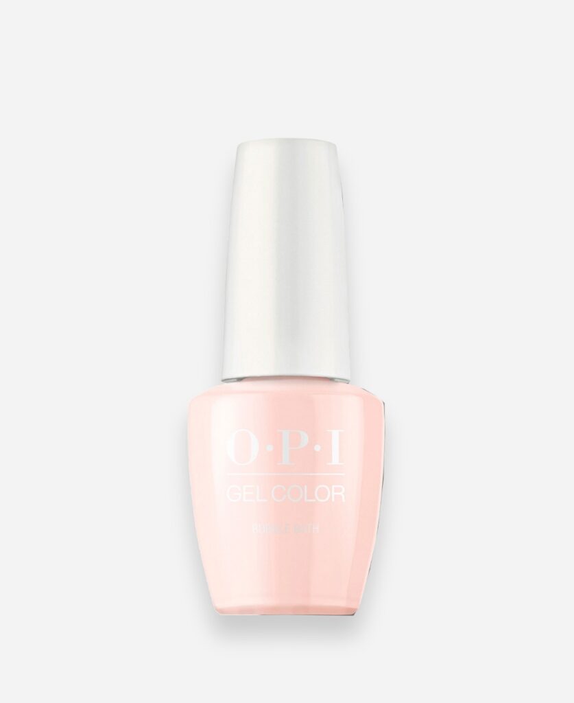 As the name suggests, the lipgloss nails look mimics the sheeny, shiny finish of glossy lips.